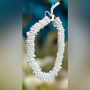 White seashell lei by 808 beads
